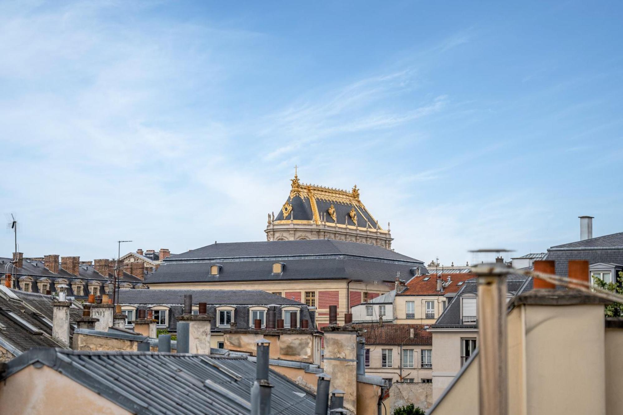 Le Versailles Soleil Classe 3 Etoiles Charme & Vue Chapelle Royale Exteriör bild